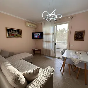 Sunset Sea View - Beachfront Balcony - Ac - Wifi , Durrës Albania
